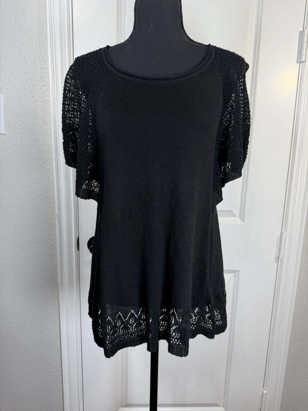 Meadow Rue by Anthropologie Black Rayon Linen Knit Top with Crochet Detail